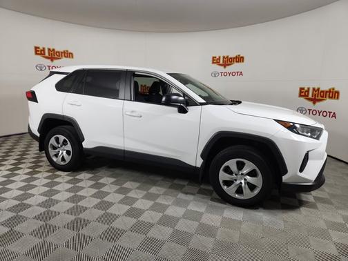 2022 Toyota RAV4 LE