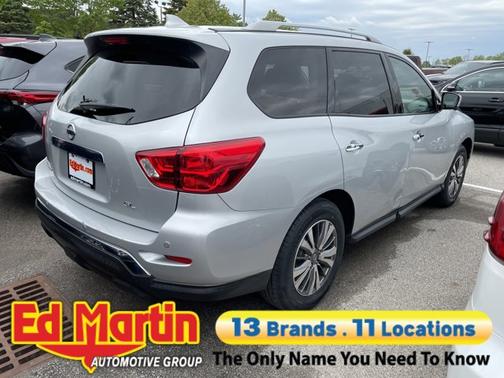 Brilliant Silver Metallic 2019 Nissan Pathfinder SL