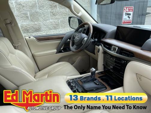 Eminent White Pearl 2019 Lexus LX 570 Base