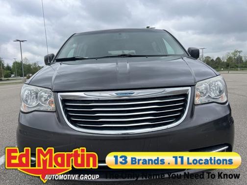 2016 Chrysler Town & Country Touring