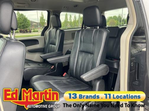 2016 Chrysler Town & Country Touring