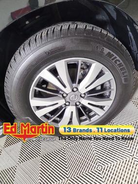 2019 Nissan Pathfinder SL
