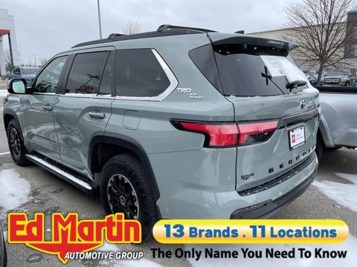 2024 Toyota Sequoia SR5