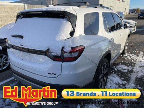 2023 Honda Pilot AWD Elite