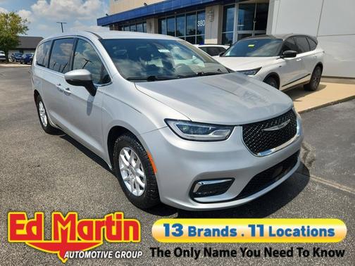 2023 Chrysler Pacifica Touring