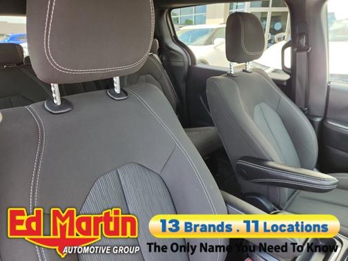 2023 Chrysler Pacifica Touring