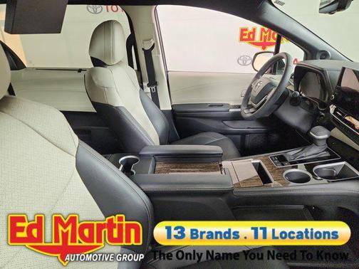 2025 Toyota Sienna Platinum