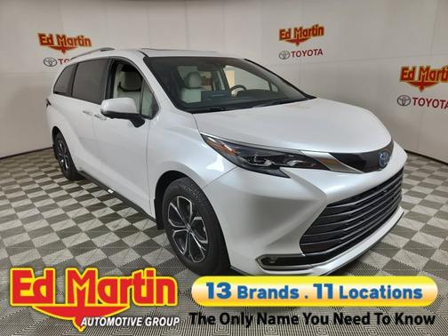 2025 Toyota Sienna Platinum