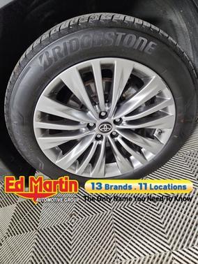 2025 Toyota Highlander Hybrid Platinum