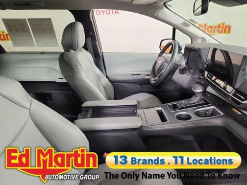 2025 Toyota Sienna XLE