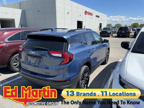 Downpour Metallic 2024 GMC Terrain SLT