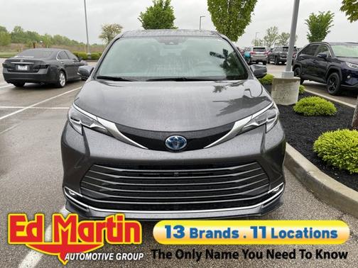 Magnetic Gray Metallic 2025 Toyota Sienna Platinum
