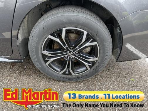 Magnetic Gray Metallic 2025 Toyota Sienna Platinum