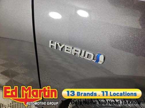 Magnetic Gray Metallic 2016 Toyota Prius c Two