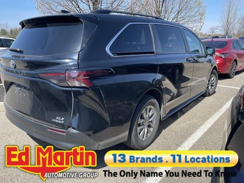 2023 Toyota Sienna XLE