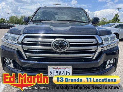 2018 Toyota Land Cruiser Base