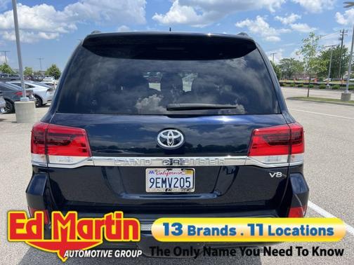 2018 Toyota Land Cruiser Base