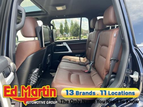 2018 Toyota Land Cruiser Base