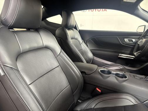 Oxford White 2025 Ford Mustang GT Premium