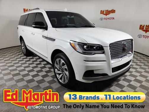 Pristine White Metallic Tri-Coat 2024 Lincoln Navigator Reserve