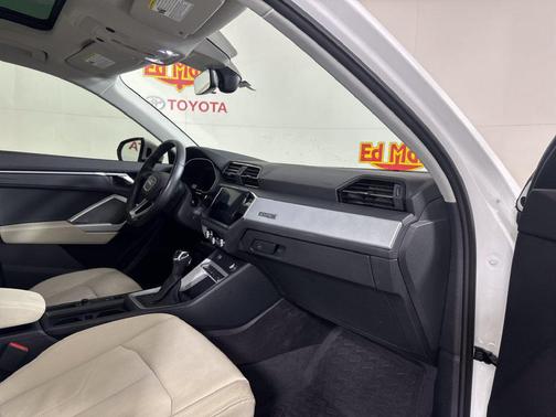 Ibis White 2020 Audi Q3 45 S line Premium