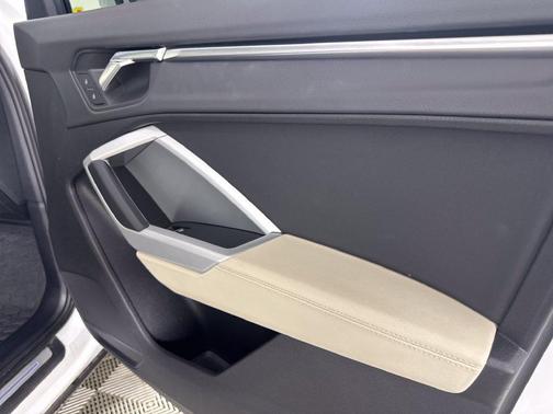 Ibis White 2020 Audi Q3 45 S line Premium