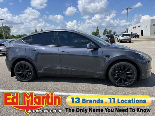 2022 Tesla Model Y Long Range Dual Motor All-Wheel Drive