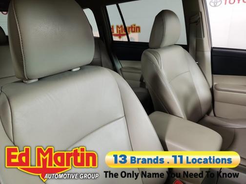 2012 Toyota Highlander SE
