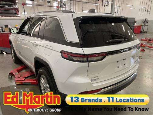 2023 Jeep Grand Cherokee Laredo