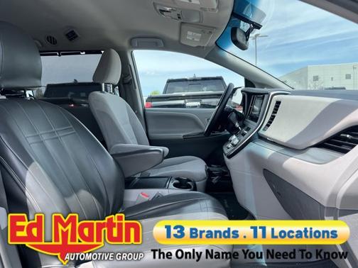 2017 Toyota Sienna LE