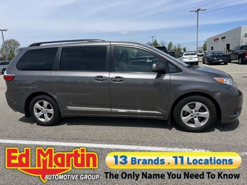 2017 Toyota Sienna LE