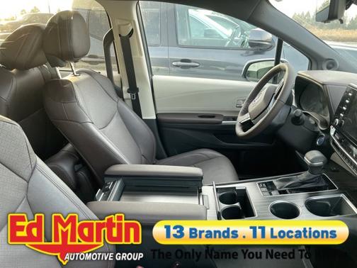2022 Toyota Sienna Platinum