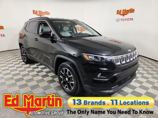 Diamond Black Crystal Pearlcoat 2022 Jeep Compass Latitude