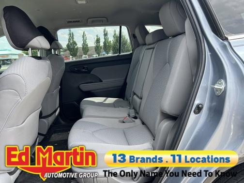 2022 Toyota Highlander LE
