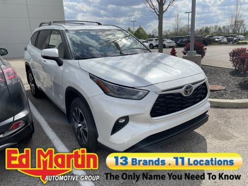 Wind Chill Pearl 2022 Toyota Highlander XLE