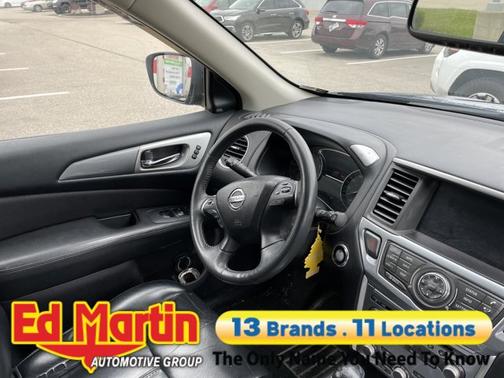 2018 Nissan Pathfinder SL