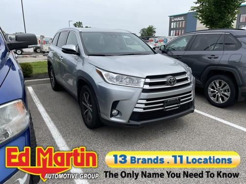 Celestial Silver Metallic 2019 Toyota Highlander XLE