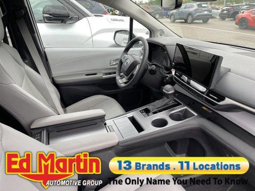 Celestial Silver Metallic 2025 Toyota Sienna XLE