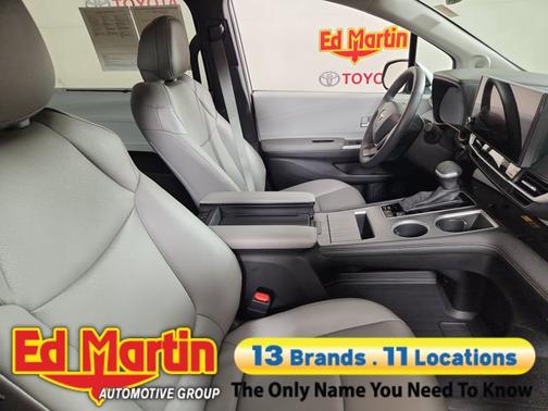 Celestial Silver Metallic 2025 Toyota Sienna XLE