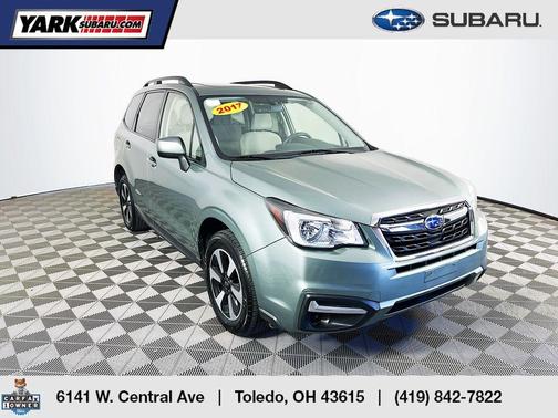 Jasmine Green Metallic 2017 Subaru Forester 2.5i Premium
