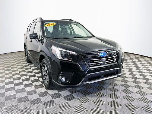 Crystal Black Silica 2023 Subaru Forester Premium