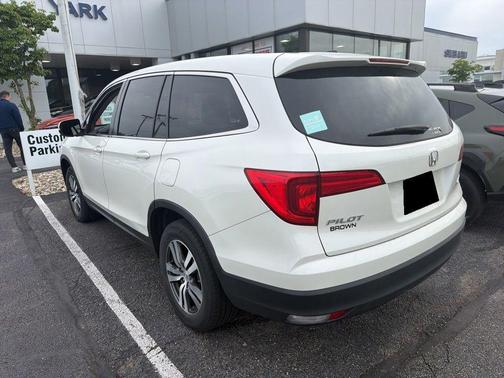 White 2018 Honda Pilot EX-L