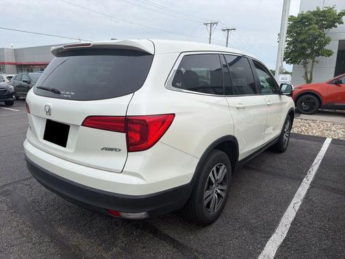 White 2018 Honda Pilot EX-L