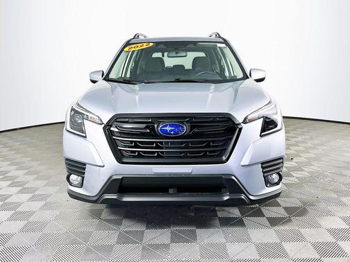 Ice Silver Metallic 2022 Subaru Forester Premium