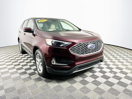 Red 2023 Ford Edge SEL