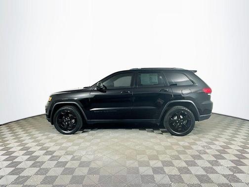 Black 2019 Jeep Grand Cherokee Laredo