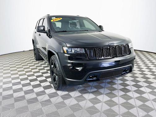 Black 2019 Jeep Grand Cherokee Laredo