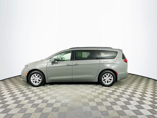2022 Chrysler Pacifica Touring-L
