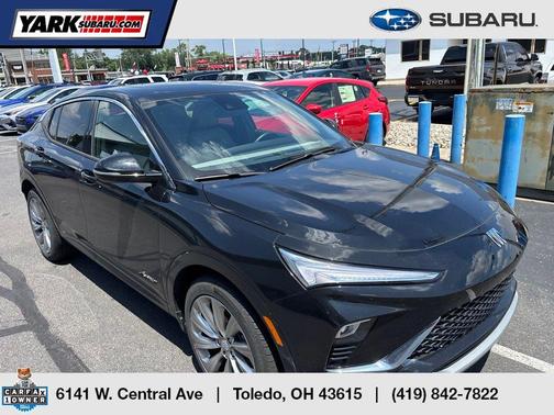 Black 2025 Buick Envista Avenir