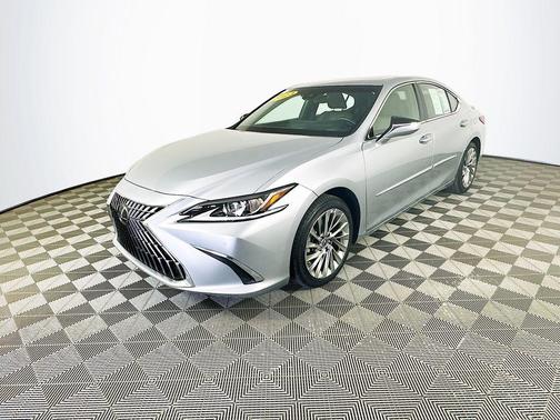 Silver 2023 Lexus ES 300h Luxury